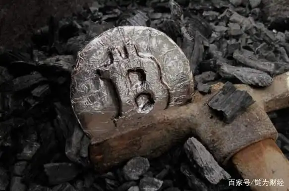 比特币半匿名操作与低交易费优势解析：为何选择加密货币支付