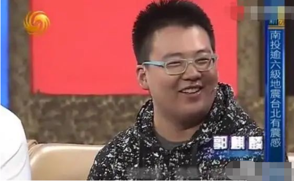 郭麒麟亲妈是谁_郭麒麟和郭德纲关系生疏的原因_郭麒麟