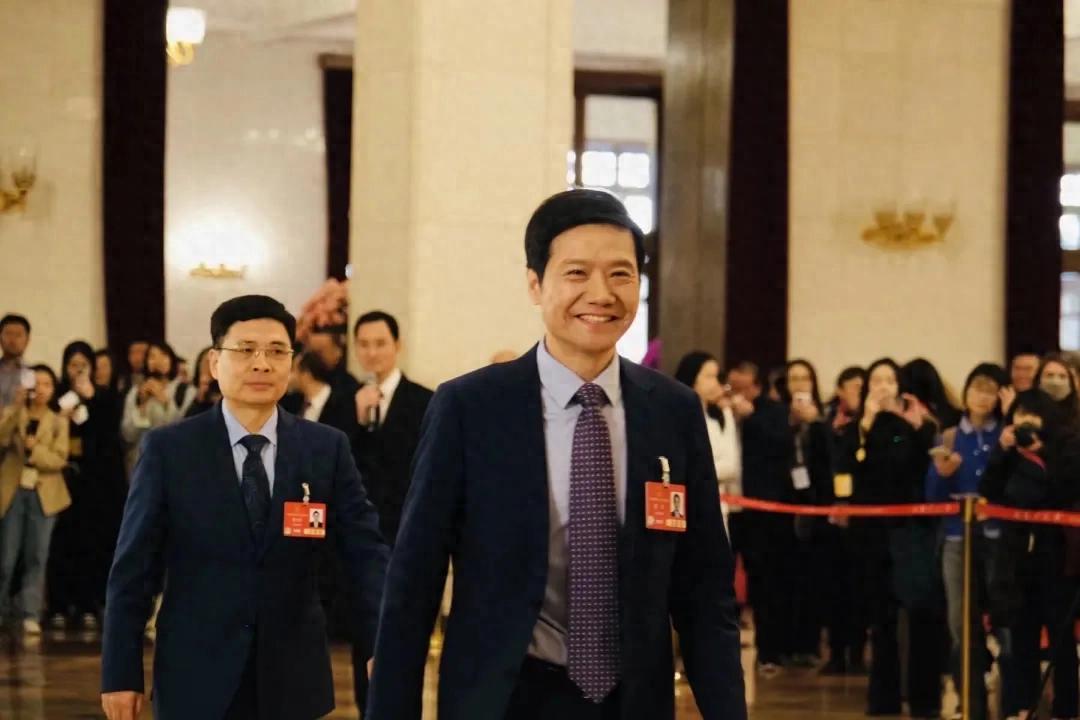 雷军在全国人大三次会议强调科技创新，推动小米汽车高质量发展