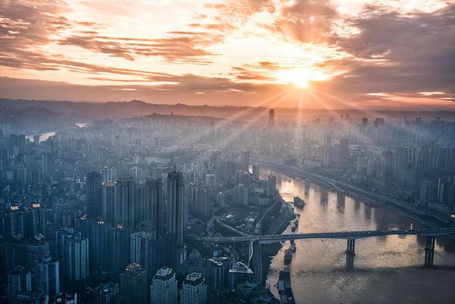 2020年港股十大牛股_港股牛市有望持续_牛市前行的动力：2025年A股和港股市场的走向与行业分析