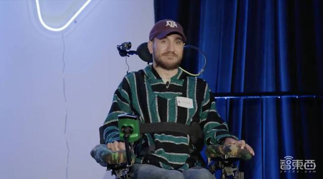 马斯克脑植入芯片_马斯克人脑接口概念股_马斯克提及Neuralink未来计划：2025年将为部分患者提供脑机接口植入