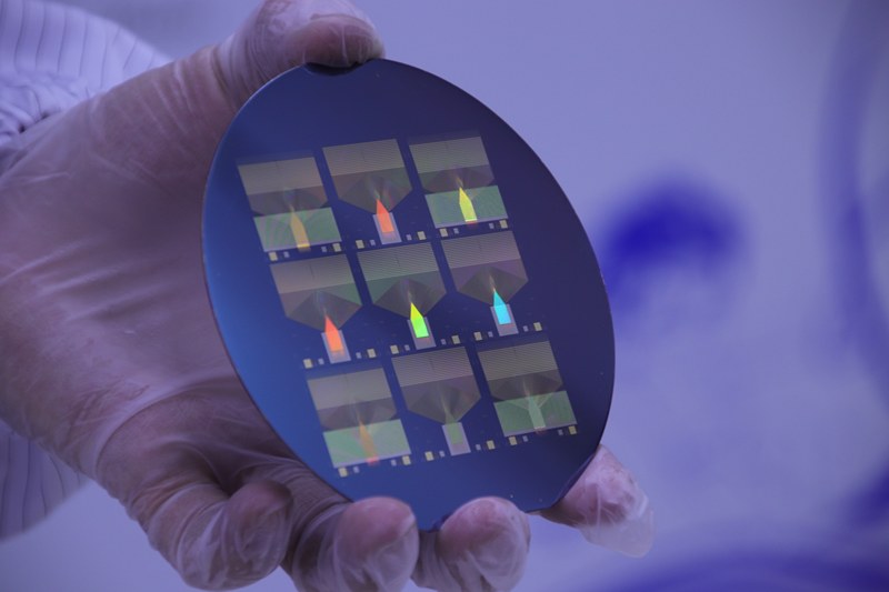 马斯克提及Neuralink未来计划：2025年将为部分患者提供脑机接口植入_马斯克发明植入脑机接口_马斯克人脑接口技术