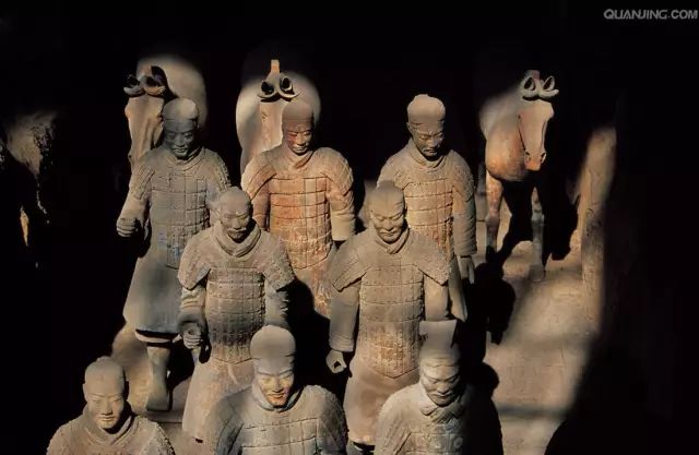 王朝更替史家族嬴政是谁_王朝更替史家族嬴政的原因_嬴政的家族史与王朝更替