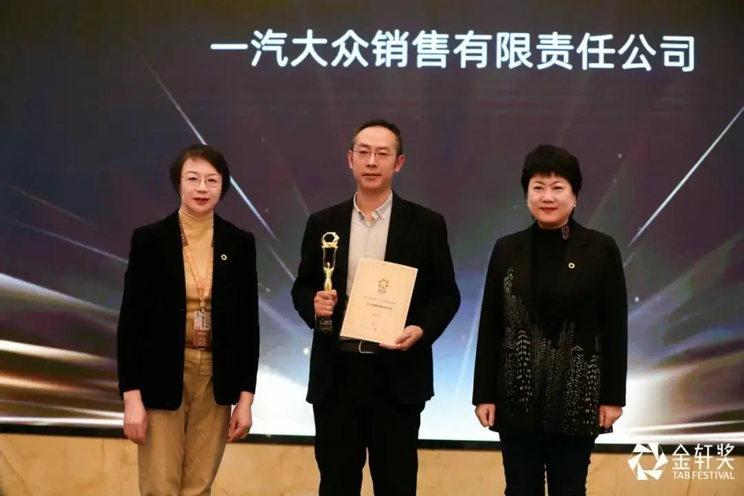 奔驰s级女车主_奔驰的车主社区与品牌忠诚度_奔驰与捷豹车主当街互殴