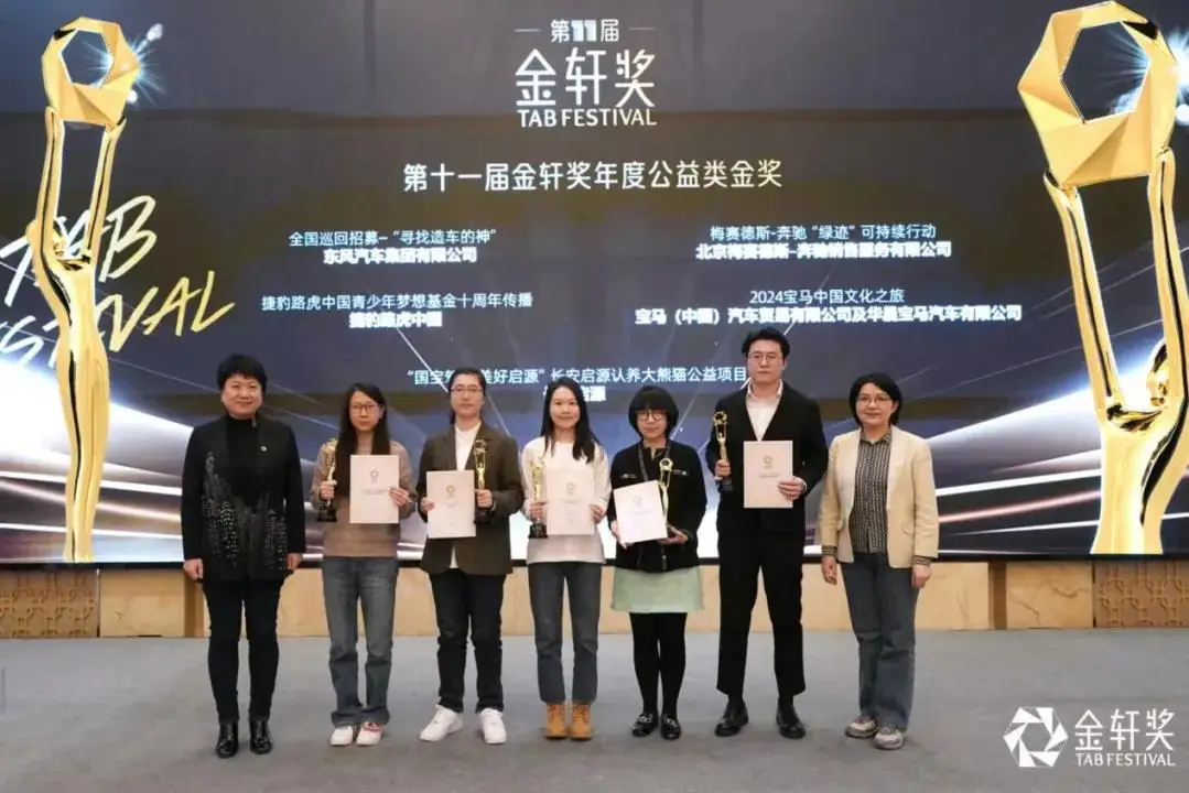 奔驰s级女车主_奔驰与捷豹车主当街互殴_奔驰的车主社区与品牌忠诚度