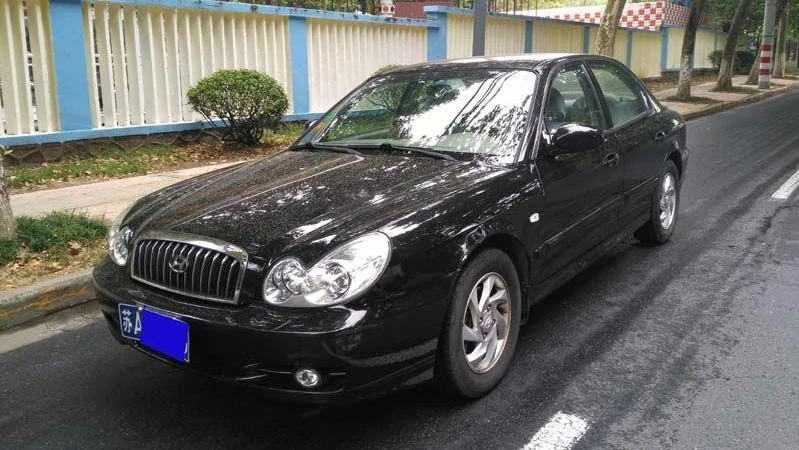 宾利电车价格_宾利电动suv_宾利的豪华与电动化：未来的汽车趋势