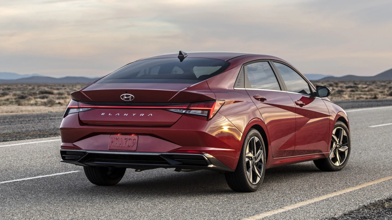 宾利电动suv_宾利的豪华与电动化：未来的汽车趋势_宾利电车价格