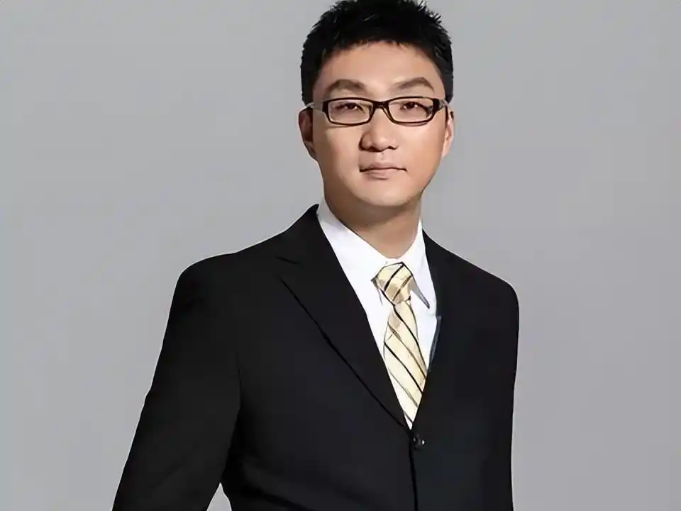 黄峥的职业生涯与个人发展_个人职业生涯发展与规划_个人职业生涯发展路线