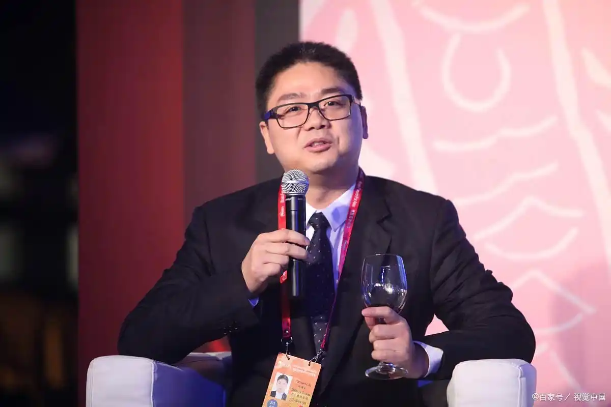 个人职业生涯发展与规划_个人职业生涯发展中_黄峥的职业生涯与个人发展