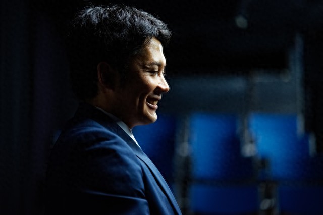 雷军商业哲学解析：从金山到小米的战略选择与用户哲学