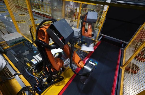 家电未来如何发展方向_何享健如何推动家电行业的发展_家电行业产业链