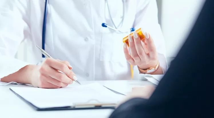 探索区块链技术在医疗领域的创新：如何利用数字货币提高医疗数据透明度_医疗行业的数字货币_医疗区块链有哪些